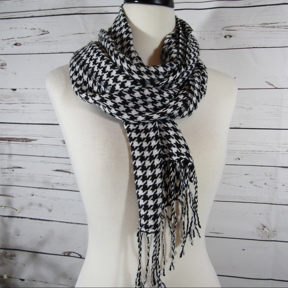 Houndstooth scarf - Picture 2 of 5